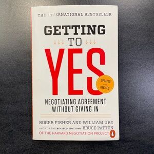 💖5 for $25💖 Getting to Yes: Negotiating Agreement Without Giving In Paperback